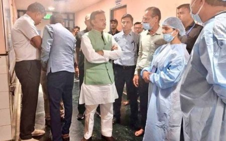 उप मुख्यमंत्री  शुक्ल ने एम्स भोपाल में उपचाररत मरीजों एवं उनके परिजनों से मिलकर कुशलक्षेम लिया
