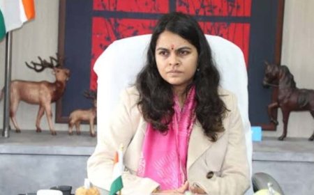 HC ने शाजापुर कलेक्टर को तीसरी बार लगाई फटकार: वेतनवृद्धि रोकने के आदेश पर स्टे, 15 दिन में हलफनामा देने का निर्देश