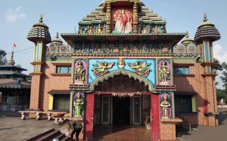 महाअष्टमी पर उमड़ी आस्था की भीड़, बंजारी मंदिर में नाग-नागिन के दर्शन से श्रद्धालु अचंभित