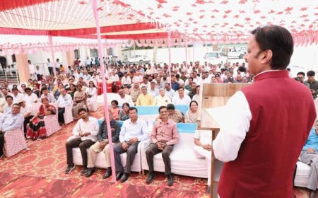अधोसंरचना विकास के साथ शिक्षा में गुणात्मक विकास आवश्यक – उप मुख्यमंत्री शुक्ल