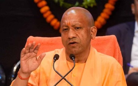 कुर्सी तो एक दिन जानी है… मोह क्यों? नोएडा की कहानी में Yogi Adityanath का संदेश