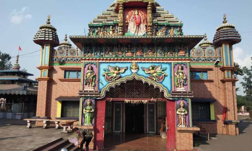 महाअष्टमी पर उमड़ी आस्था की भीड़, बंजारी मंदिर में नाग-नागिन के दर्शन से श्रद्धालु अचंभित