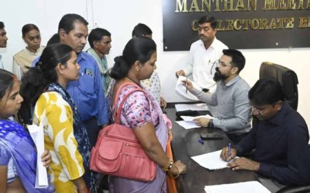 जनदर्शन में सुनीं गई लोगों की समस्याएं अधिकारियों को त्वरित निराकरण के निर्देश
