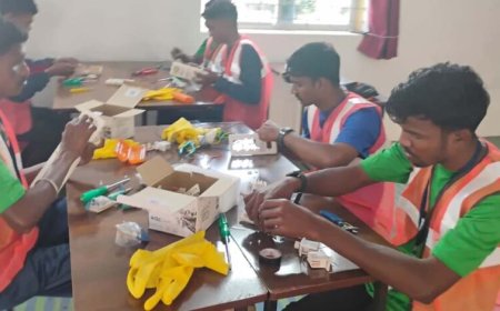 उत्तर बस्तर कांकेर : विशेष लेख : कभी बंदूक थामकर हिंसा करने वाले माओवादी अब सीख रहे हुनर