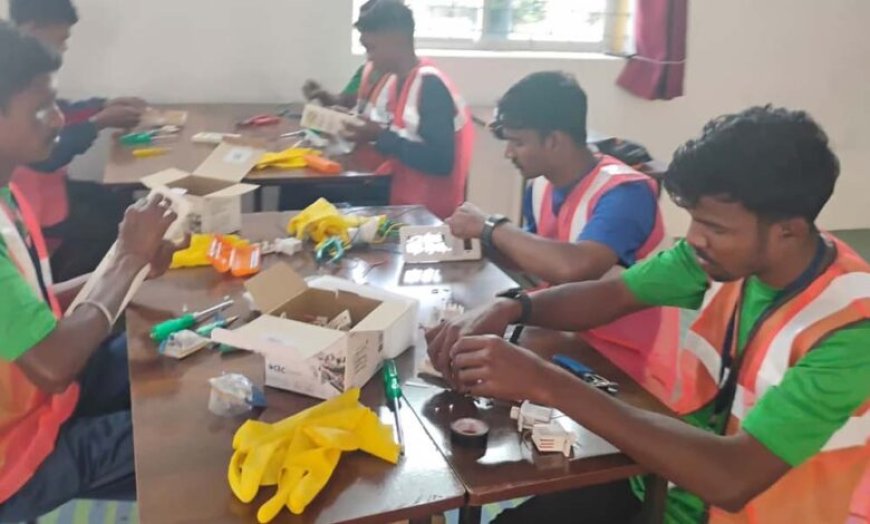 उत्तर बस्तर कांकेर : विशेष लेख : कभी बंदूक थामकर हिंसा करने वाले माओवादी अब सीख रहे हुनर