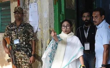 3 घंटे तक ममता की मौजूदगी, कार्यकर्ताओं का पहरा: टीएमसी के आरोप और EC का जवाब एक साथ