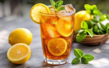 गर्मियों में ठंडक देने वाला हेल्दी ड्रिंक लेमन आइस्ड टी घर पर आसानी से बनाएं