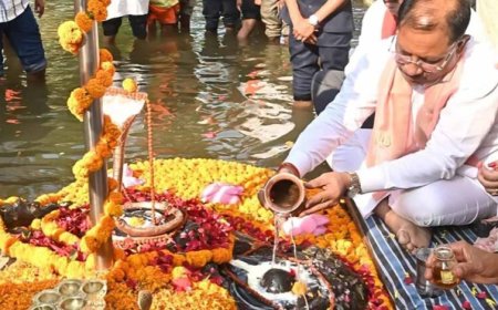 लेश्वर महादेव धाम में मुख्यमंत्री  विष्णुदेव साय ने किया जलाभिषेक: प्रदेश की सुख-समृद्धि की कामना की