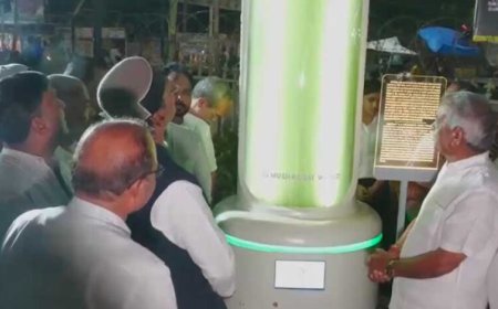 भोपाल में लगी ‘एल्गी ट्री’, 25 पेड़ों जैसी CO₂ अवशोषण क्षमता
