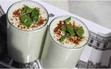 गर्मी से राहत: पुदीना और गुड़ की लस्सी बनाएगी शरीर को अंदर से ठंडा और तरोताजा