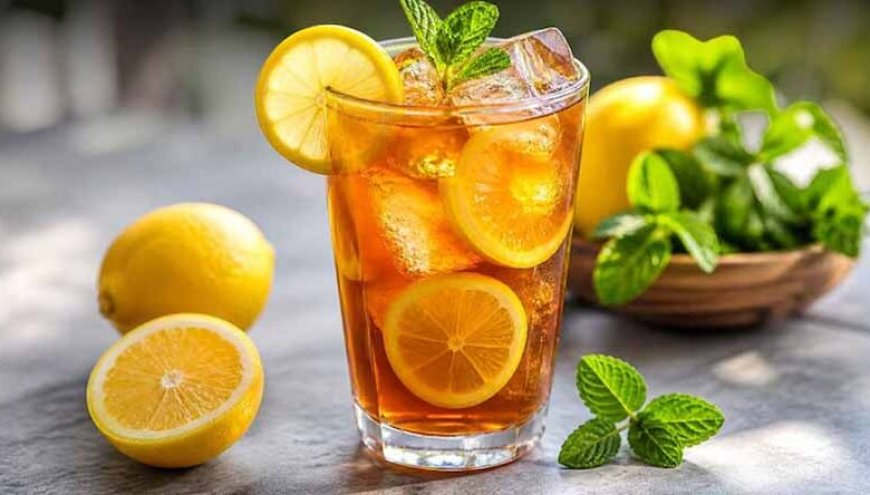 गर्मियों में ठंडक देने वाला हेल्दी ड्रिंक लेमन आइस्ड टी घर पर आसानी से बनाएं