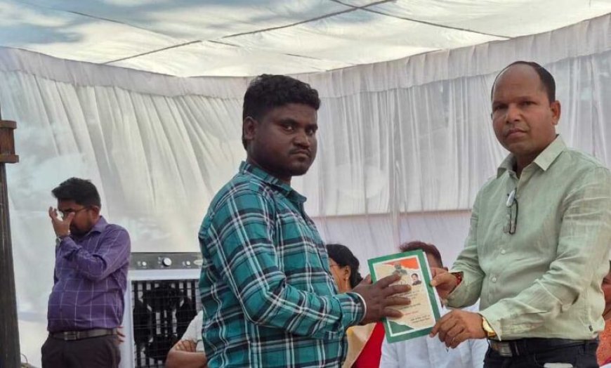 सुशासन तिहार 2026: सिमड़ा शिविर में हितग्राहियों को मिले राशन कार्ड, चेहरे पर आई मुस्कान