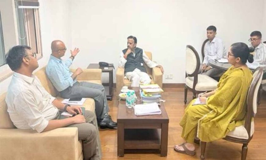 उप मुख्यमंत्री  शुक्ल ने स्वास्थ्य विभाग की महत्वपूर्ण योजनाओं एवं प्रशासनिक विषयों की समीक्षा की