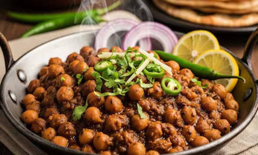 घर पर बनाएं होटल जैसे गाढ़े और स्वादिष्ट छोले, जानें आसान ट्रिक