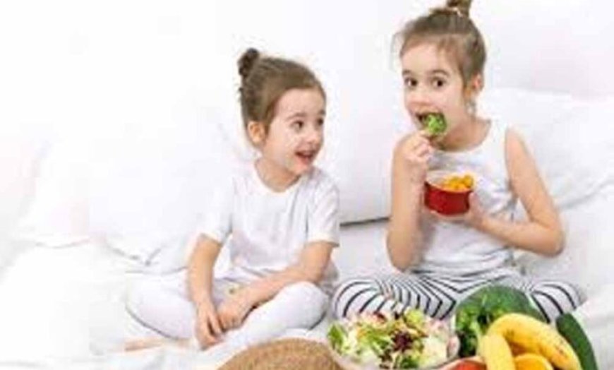 गर्मी में बच्चों की सेहत का ख्याल: डाइट में शामिल करें ये ठंडक देने वाले फूड्स