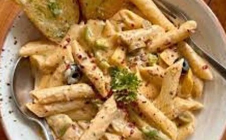 पास्ता के साथ ब्रेड क्यों परोसी जाती है? जानिए इटैलियन परंपरा