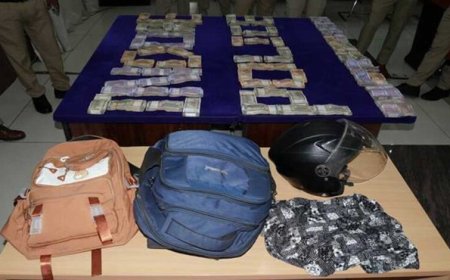 इंदौर पुलिस की बड़ी सफलता स्क्रैप व्यापारी के कर्मचारी से 29 लाख 65 हजार रुपए की लूट का खुलासा 03 आरोपी गिरफ्तार