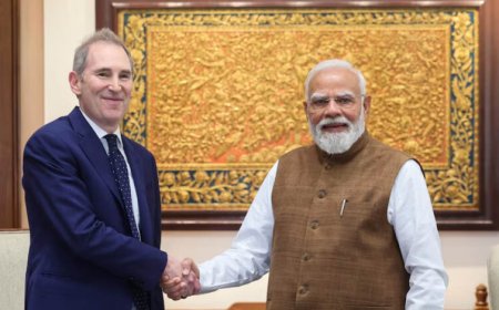 PM मोदी से मिले Amazon CEO, भारत में ₹1220000000000 लाख करोड़ निवेश का बड़ा ऐलान