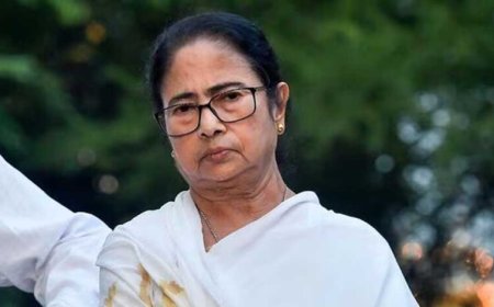 ‘पार्टी से गद्दारी मां से धोखा देने जैसी’, ममता बनर्जी ने बागी नेताओं को दी कड़ी चेतावनी