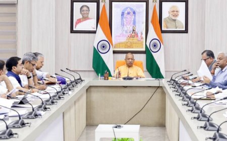 फायर एनओसी की वैधता समाप्त होने से पहले ही जारी करें नोटिस, जनसुरक्षा से कोई समझौता नहीं : मुख्यमंत्री योगी आदित्यनाथ