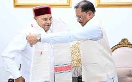 CM विष्णुदेव साय से मिले कर्नाटक के राज्यपाल थावरचंद गहलोत, समसामयिक मुद्दों पर हुई चर्चा
