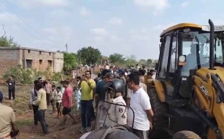 रायपुर में पुलिस सुरक्षा के बीच प्रशासन की बेदखली कार्रवाई, ग्रामीणों ने किया विरोध प्रदर्शन