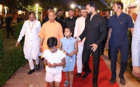 मुरादाबाद में दिखा सीएम योगी का वात्सल्य: दो अनजान बच्चियों के हाथों कराया ‘श्री राम वाटिका’ का लोकार्पण