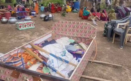 नारायणपुर में धर्मांतरित परिवारों को गांव छोड़ने का फरमान, घरों से बाहर फेंका सामान