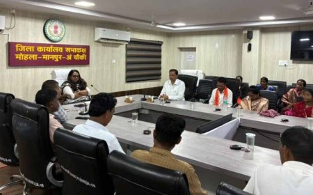 CEO के तबादले की मांग पर अड़े सरपंच, सामूहिक इस्तीफे की दी चेतावनी