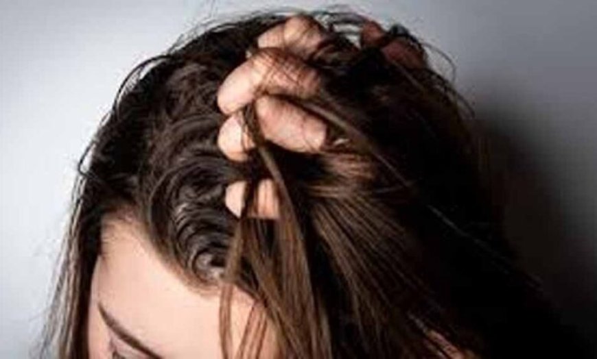 ऑयली बालों से परेशान हैं? जानें कारण और आसान घरेलू उपाय