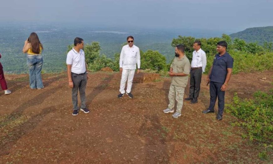 छत्तीसगढ़ पर्यटन मंडल के प्रबंध संचालक  विवेक आचार्य और अध्यक्ष  नीलू शर्मा ने प्रमुख पर्यटन स्थल राजमेरगढ़ का किया दौरा