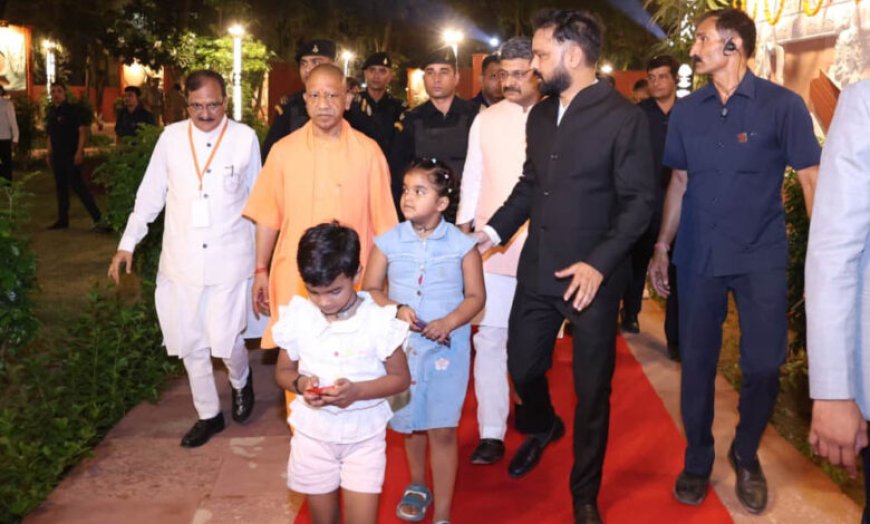 मुरादाबाद में दिखा सीएम योगी का वात्सल्य: दो अनजान बच्चियों के हाथों कराया ‘श्री राम वाटिका’ का लोकार्पण