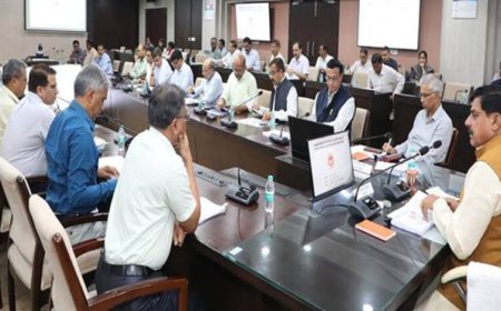स्कूल चलें अभियान के दौरान ही कराएं सांदीपनि विद्यालय भवनों का लोकार्पण : मुख्यमंत्री डॉ. यादव