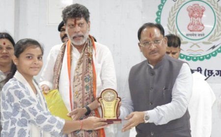 रायपुर : मुख्यमंत्री विष्णुदेव साय ने मेधावी विद्यार्थियों का किया सम्मान