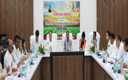 रायपुर : कृषि मंत्री रामविचार नेताम ने दिए निर्देश: किसानों तक हर योजना का लाभ पहुंचे, बढ़े आय और उत्पादन