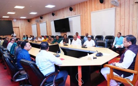 देवभूमि और छत्तीसगढ़ के बीच बढ़ा वैचारिक सेतु:मुख्यमंत्री धामी से मिले छत्तीसगढ़ के मीडिया प्रतिनिधि