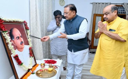 मुख्यमंत्री विष्णुदेव साय ने डॉ. श्यामा प्रसाद मुखर्जी की 125वीं जयंती पर उन्हें किया नमन