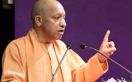 प्रयागराज में CM योगी का बड़ा बयान, बोले- भारत की आत्मा सनातन धर्म में बसती है, श्रीराम हैं इसका मूल स्रोत
