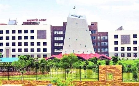 छत्तीसगढ़ में बड़ा प्रशासनिक फेरबदल: 19 राज्य प्रशासनिक सेवा अधिकारियों के तबादले, इंद्रजीत बर्मन बने स्वास्थ्य संचालक