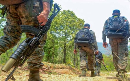 बस्तर में सुरक्षाबलों की बड़ी कार्रवाई, माओवादी कैंप ध्वस्त, हथियार और विस्फोटक बरामद