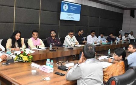 छत्तीसगढ़ में नई श्रम संहिताओं के क्रियान्वयन की हुई समीक्षा