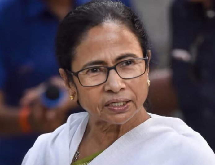 TMC में बढ़ा सियासी घमासान! नेता प्रतिपक्ष पद, पार्टी दफ्तर के बाद अब बैंक खाते पर भी विवाद
