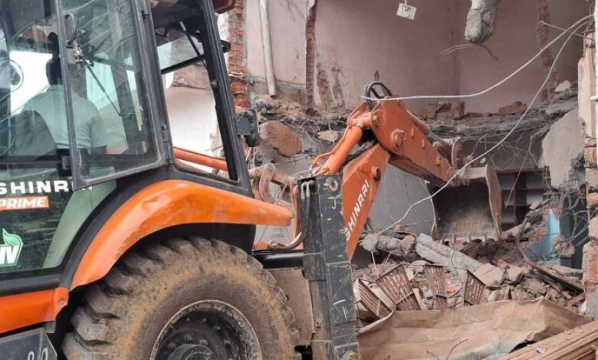 दुर्ग में रेलवे की जमीन से हटे वारिस, स्वेच्छा से प्रशासन को सौंपा मकान