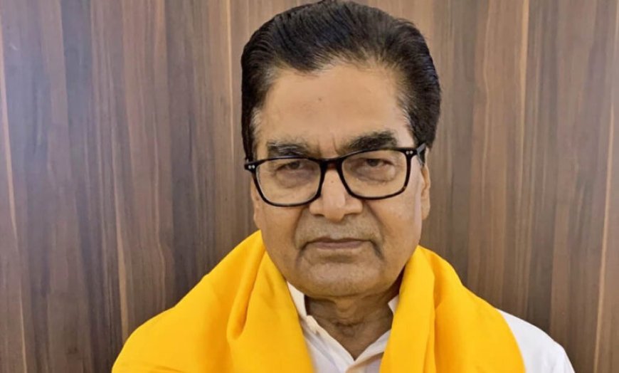 राम गोपाल यादव के WhatsApp पर लगी रोक, रोज 5 हजार लोगों को भेजते थे