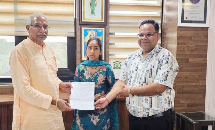 छत्तीसगढ़ स्टेट वेयरहाउसिंग कार्पोरेशन के कर्मचारियों को उपहार